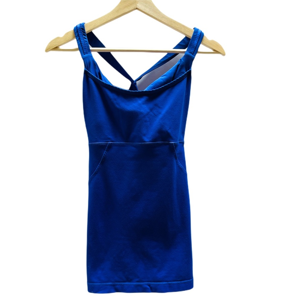 Lululemon Top w/Built in Adjustable Bra and Support - Picture 2 of 10